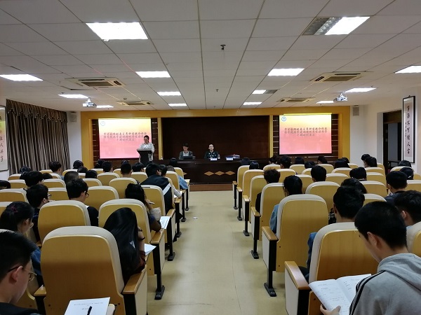 学生会团副兼主席钟莹毓发表讲话.jpg