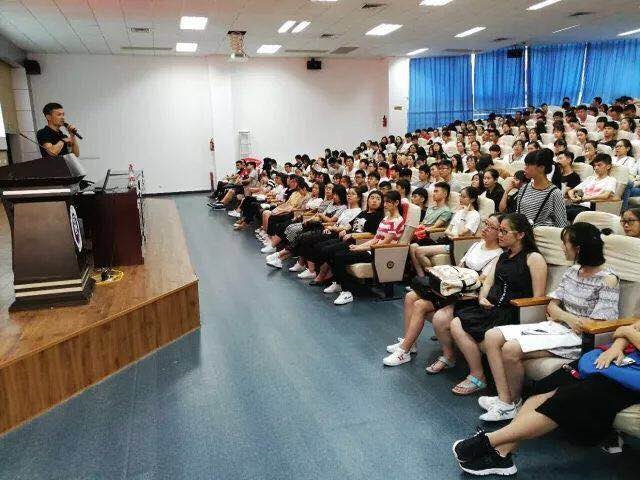 留学讲座3.jpg