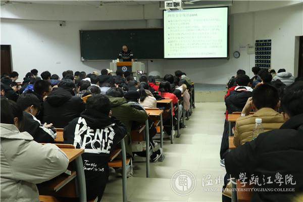 现场直播.jpg