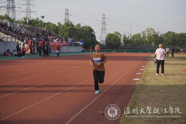 女子5000米.jpg