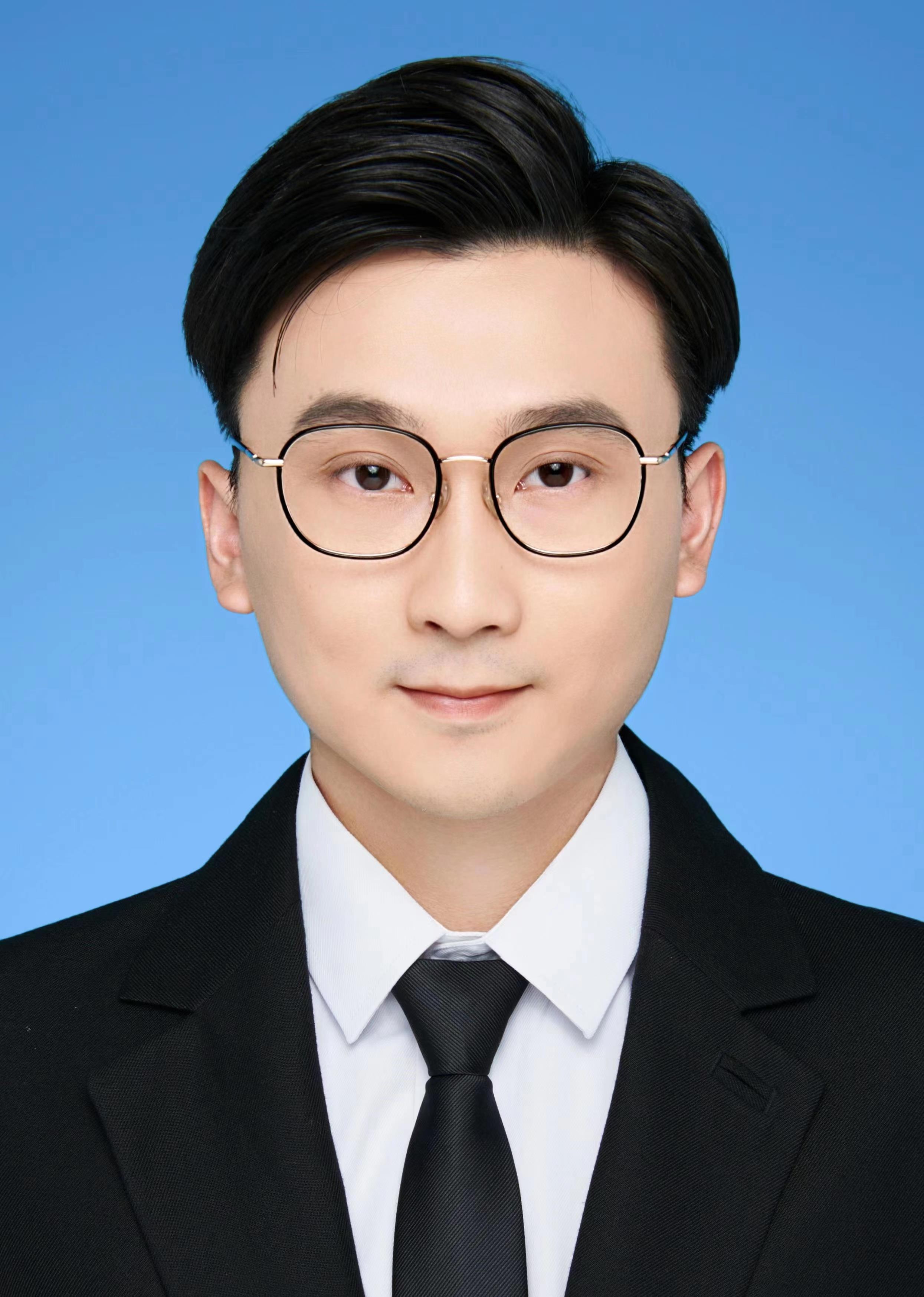 郑志浩.jpg